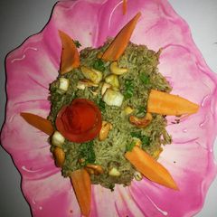 A picture of Green garlic shali pulao.