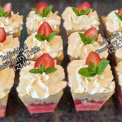 A picture of 🍓🍨Individual Strawberry Trifle🍨🍓.