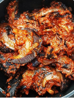 A picture of Peppered snail.