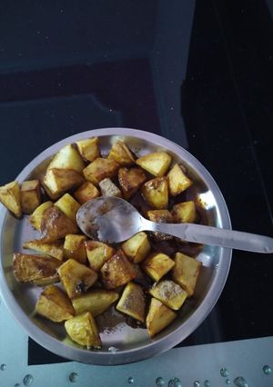 A picture of Aloo chaat.