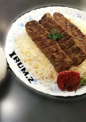 A picture of 🌶🥖🍅KABOB KOOBIDEH🍅🥖🌶(persian kebab).