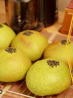 抹茶紅豆麵包(中種法｜手揉｜免機器) 的食譜成品照片