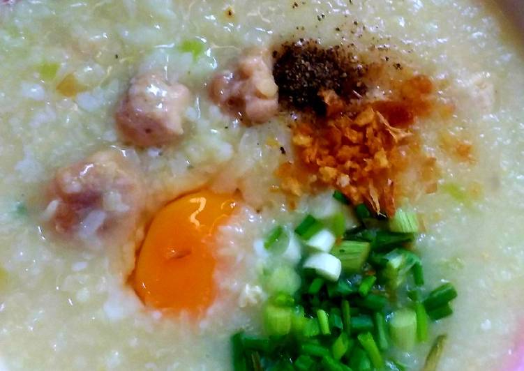 โจ๊กไก่ใส่ไข่