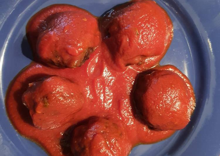 Chicorée farcie à la sauce tomate