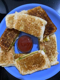 वेज चीज़ सैंडविच (Veg cheese Sandwich Recipe in Hindi) रेसिपी मुख्य फोटो