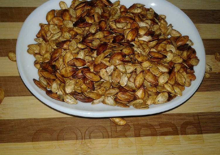 Recipe of Any-night-of-the-week Roasted pumpkin seeds