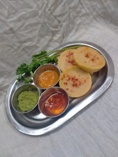 ઢોકળાં (Dhokla Recipe In Gujarati) રેસીપી મુખ્ય ફોટો