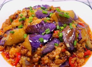 Hình của món Cà tím om thịt bằm ngon nhức nách.