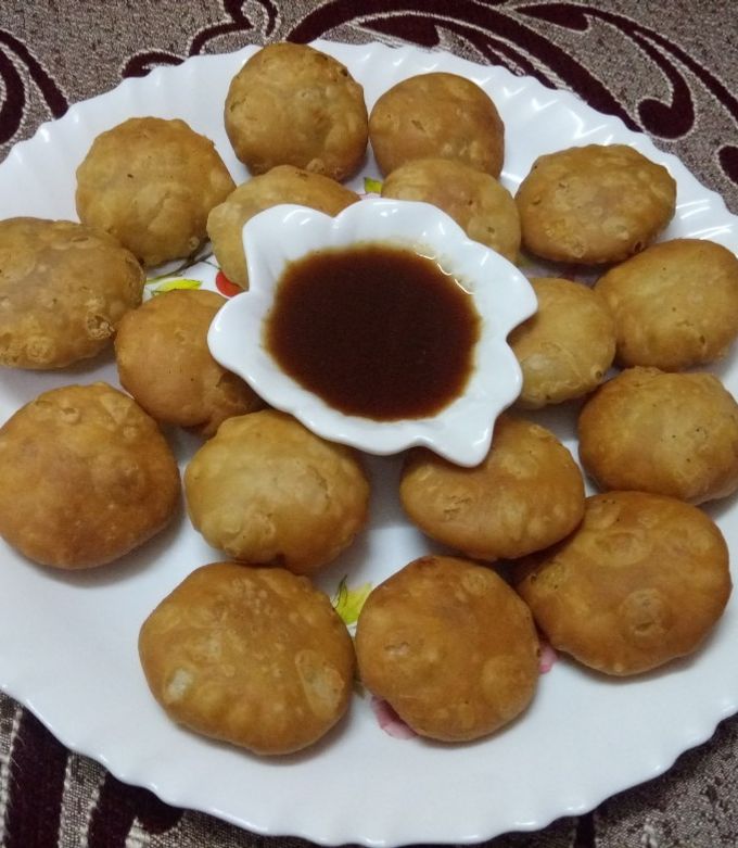 A picture of Indori danthal kachori.