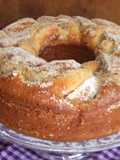 Tarta-rosca de manzanas con coco rallado