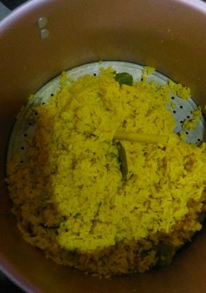 Foto resep Nasi kuning dari nasi kering di magic com