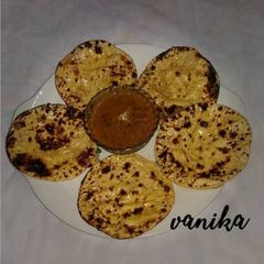 A picture of Missi roti.