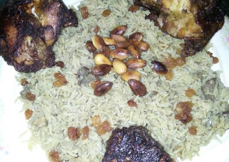 ارز بالخلطه والمكسرات