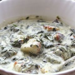 A picture of Potato paneer and Spinach Salad.