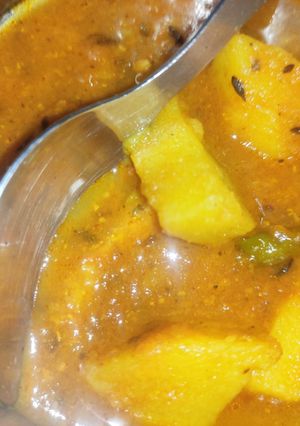 दम आलू(Dum Aloo recipe in hindi) रेसिपी मुख्य फोटो