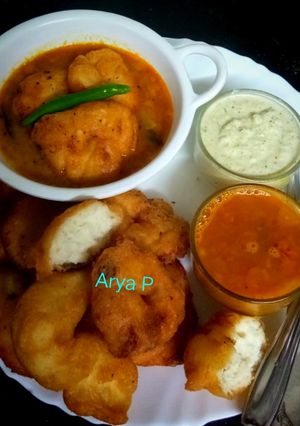 मेदू वडे सांबर और चटनी (Medu vade sambar aur chutney recipe in hindi) रेसिपी मुख्य फोटो