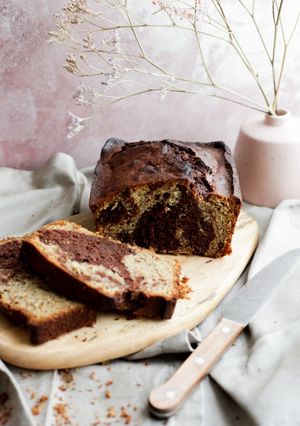Une photo de Banana bread marbré