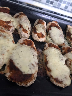 Una foto de Milanesas de berenjena a la napolitana
