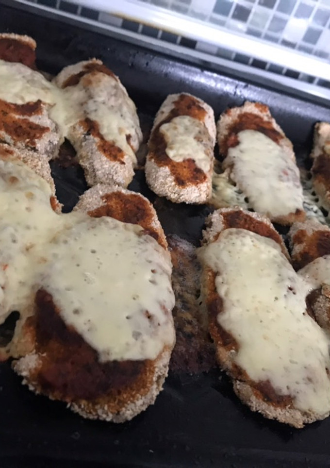 Una foto de Milanesas de berenjena a la napolitana
