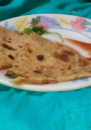 আলুর পরোটা(aloor paratha recipe in Bengali) রেসিপির প্রধান ছবি