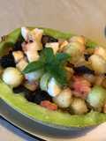 Salade de fruits (melon vert,prunes d ante,mûres,ananas et banane)