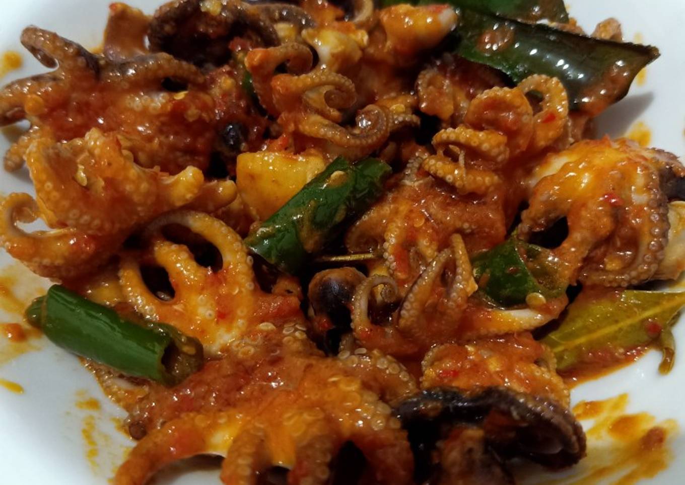 Baby octopus saus pedas