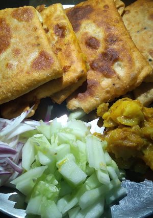 মোগলাই পরোটা(Moglai parota Recipe in Bengali) রেসিপির প্রধান ছবি