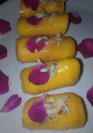 A picture of Mango sweet rolls.
