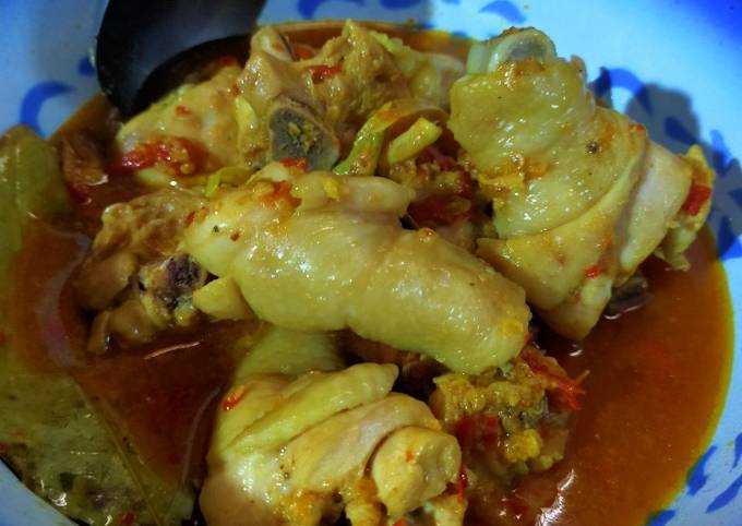 Bagaimana Membuat Ayam bumbu rujak (tanpa santan) yang Menggugah Selera