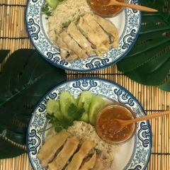 A picture of How To Make THE BEST Thai Street Food Chicken Rice • Thai Chef Food.
