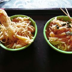 A picture of Chinese chow mein.