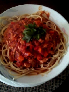 Una foto de Spaguettis con Salsa y Atún