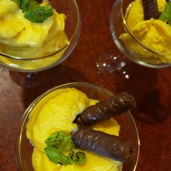A picture of Mango ice cream.