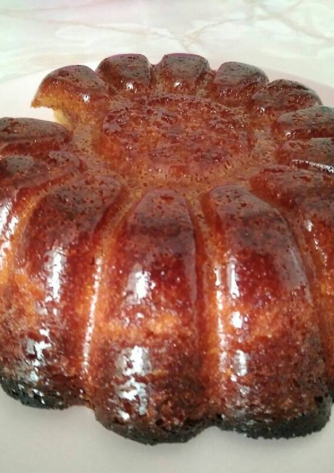 Una foto de Bizcocho de chocolate blanco con naranja