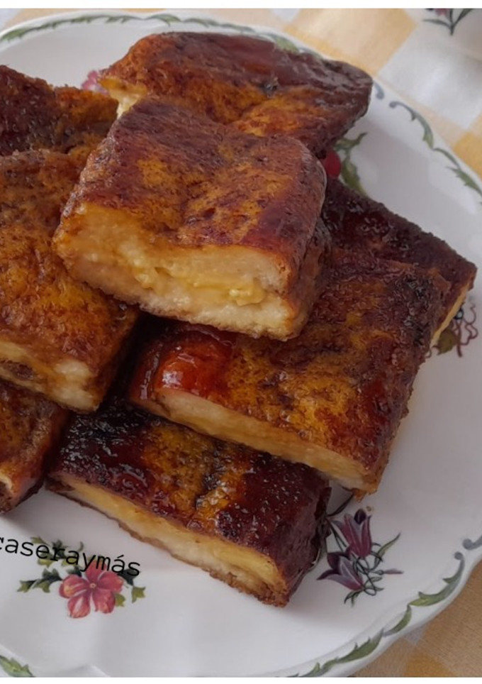 Una foto de Torrijas rellenas de crema pastelera