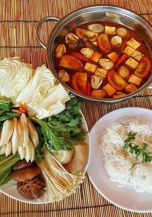 Hình của món Lẩu chua cay hoa đồng nội.