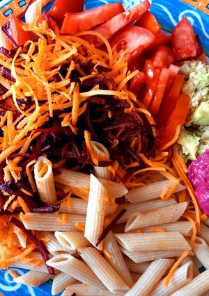 Una foto de Ensalada con fideos 🌈