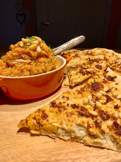 Gemüse-Aufstrich mit Pizzabrot Rezepthauptbild