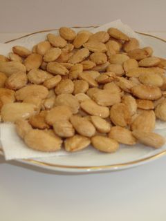 Una foto de Almendras crudas fritas y con sal