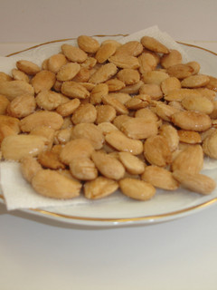 Una foto de Almendras crudas fritas y con sal