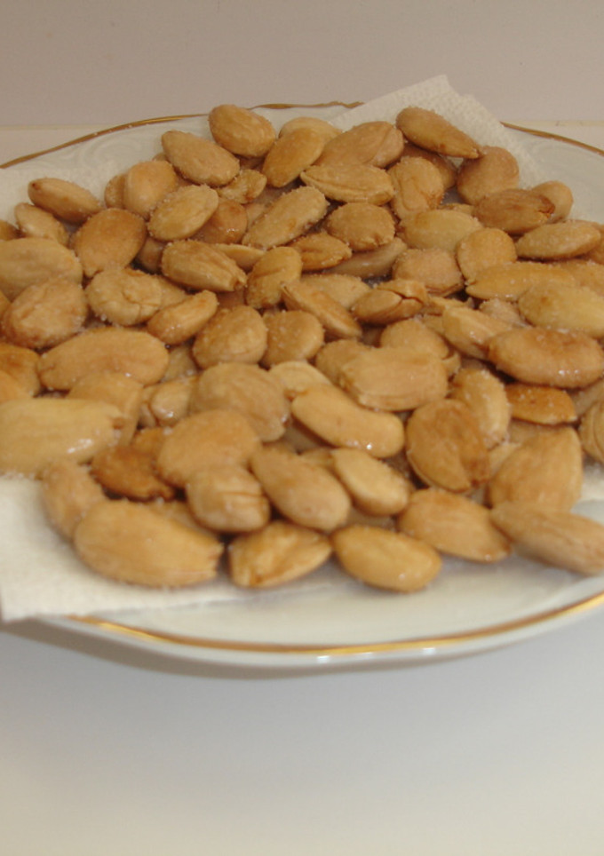 Una foto de Almendras crudas fritas y con sal