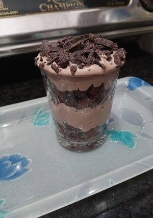 चॉकलेट मूस ब्राउन शॉट्स (chocolate mousse brown shots recipe in marathi) रेसिपी चे मुख्य फोटो 