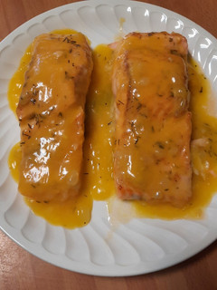 Una foto de Salmón en salsa de Naranja