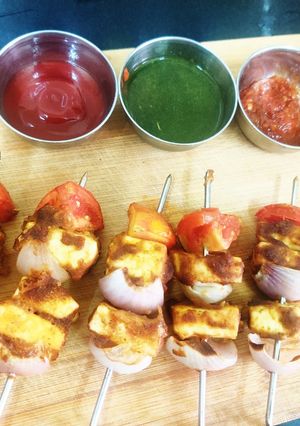 ग्रिल्ड बारबीक्यू चिली सॉस पनीर (Grilled barbeque chilly sauces paneer recipe in hindi) रेसिपी मुख्य फोटो