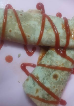 ચપાટી રોલ (Chapati Roll Recipe In Gujarati) રેસીપી મુખ્ય ફોટો