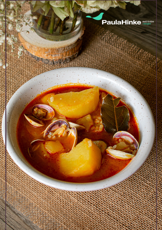 Una foto de Arroz caldoso con patatas y almejas