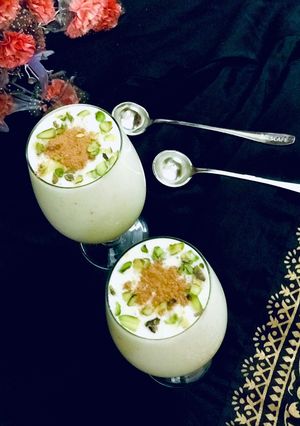 A picture of Banana milkshake without Ice Cream.