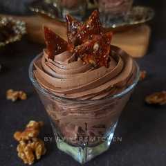 Chocolate Mousse with Walnut Praline-レシピのメイン写真