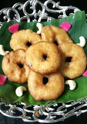 A picture of Theepi Garelu(Jaggery vada).
