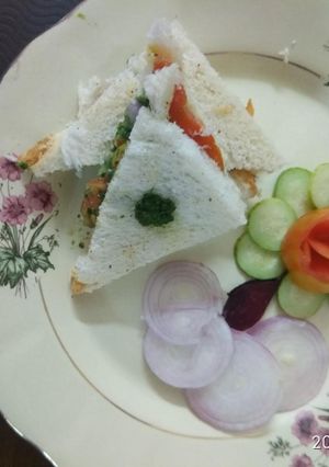 वेजिटेबल सैंडविच(vegetable sandwich recipe in hindi) रेसिपी मुख्य फोटो